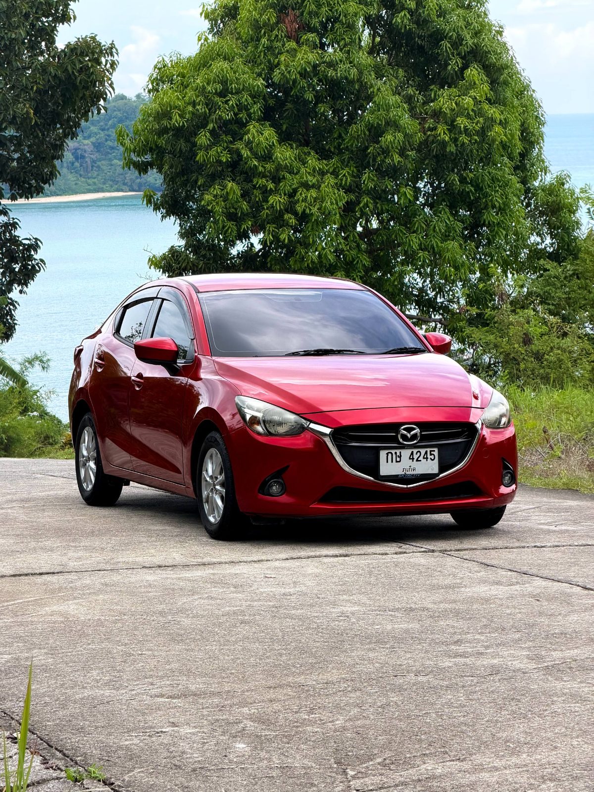 Mazda 2 в аренду на Пхукете