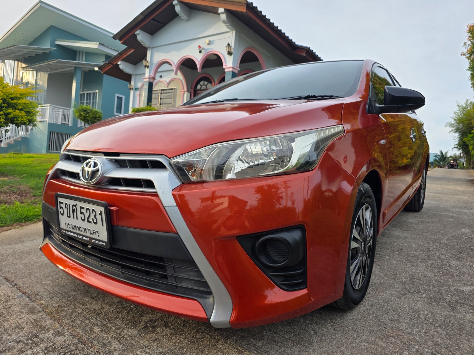 Toyota YARIS 1.2 J CVT Hatch4 в аренду на Пхукете