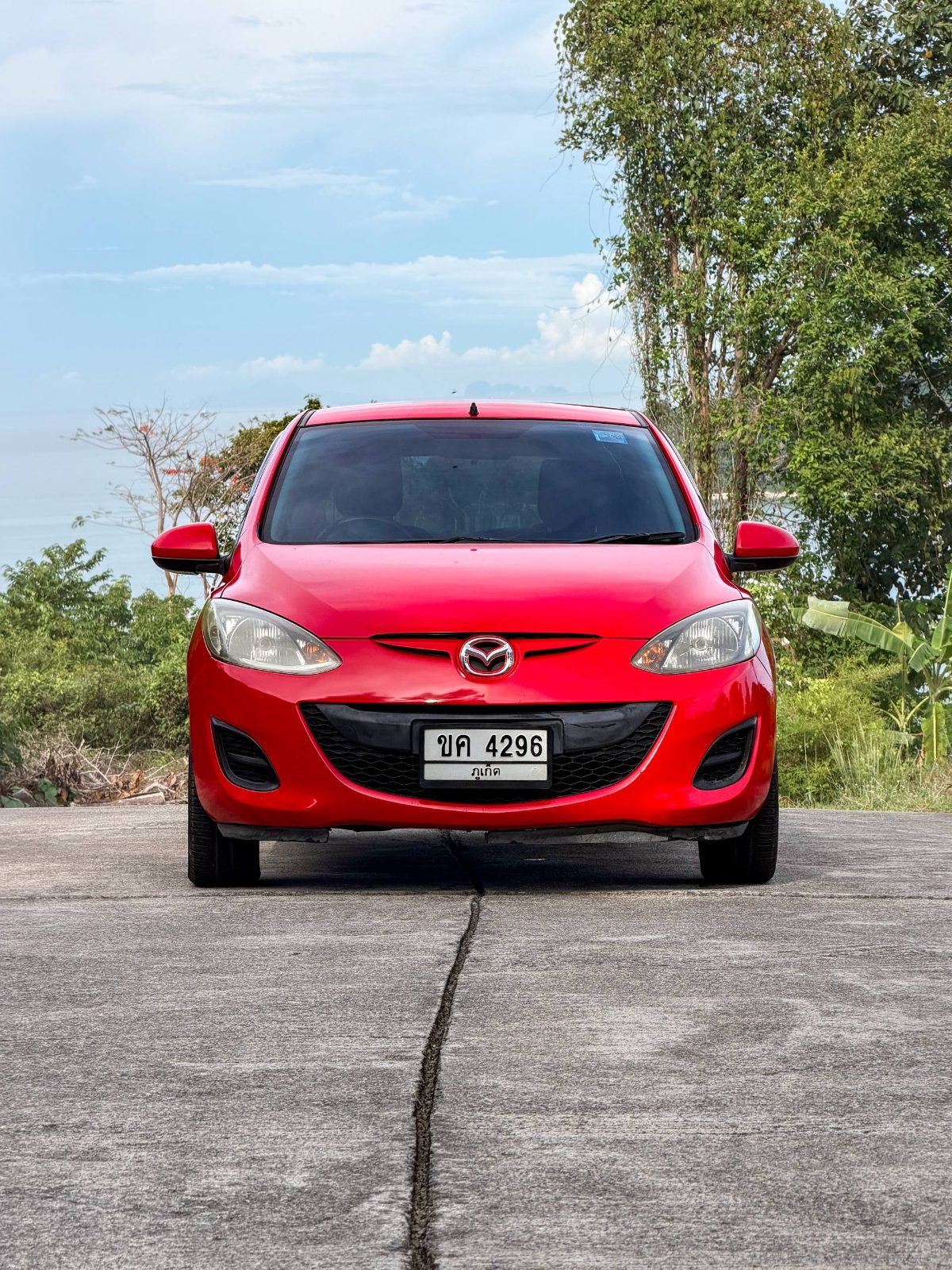 Mazda 2 в аренду на Пхукете