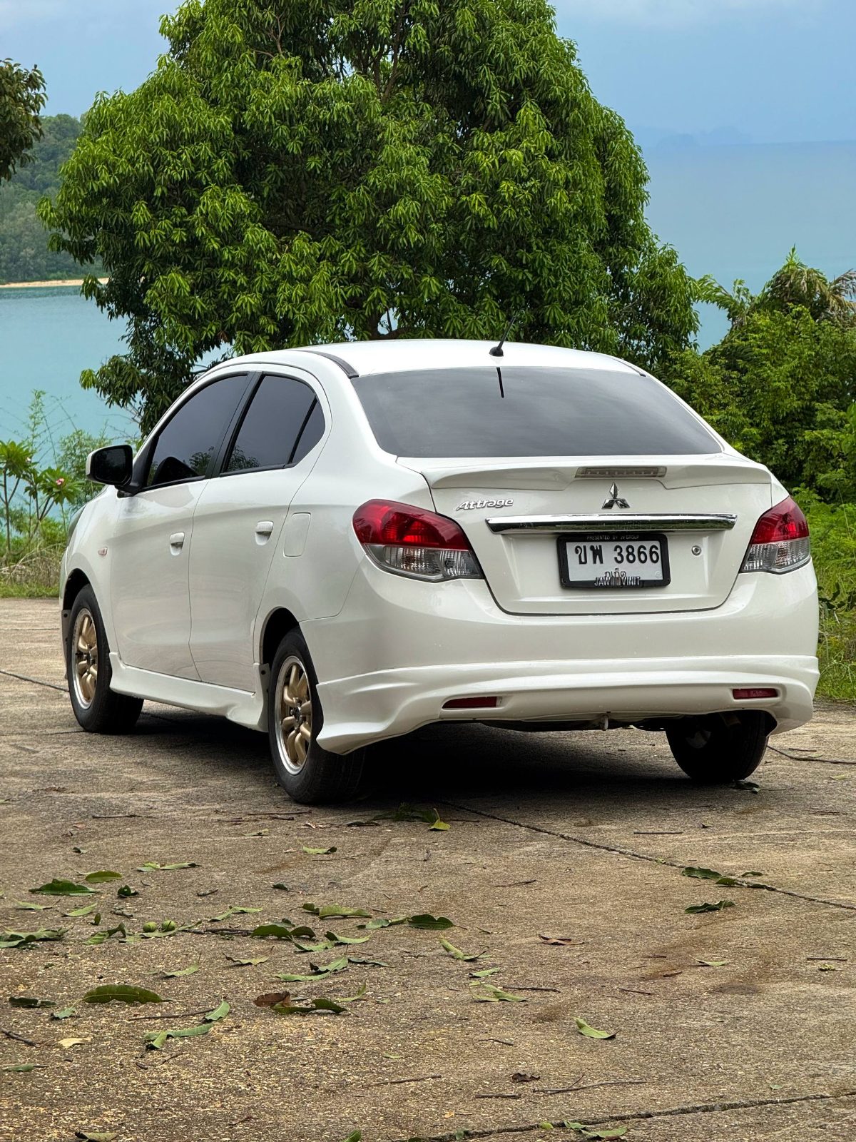 Mitsubishi Atrage — фото 4