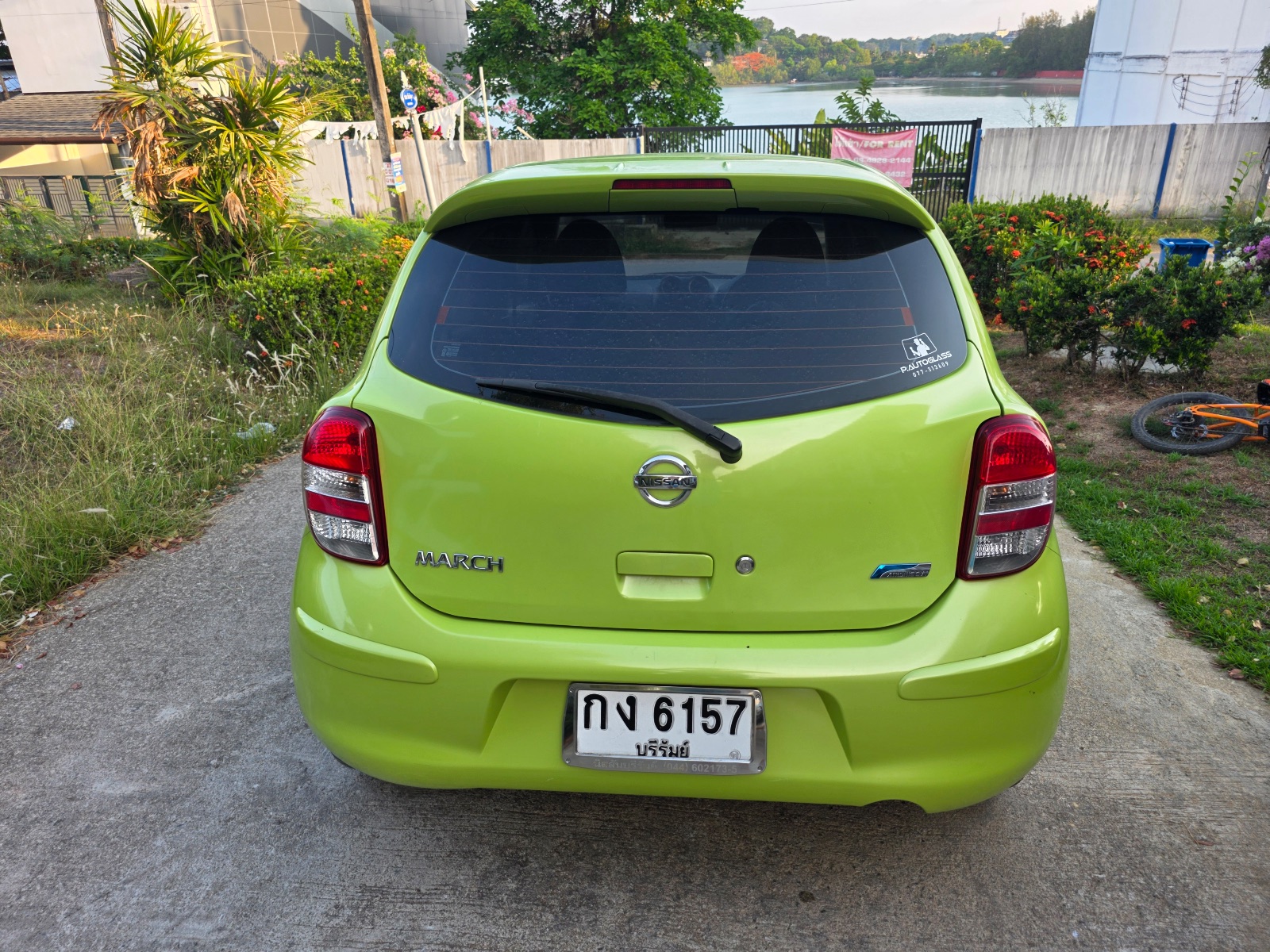 Nissan MARCH 1.2 E CVT Hatch — фото 5