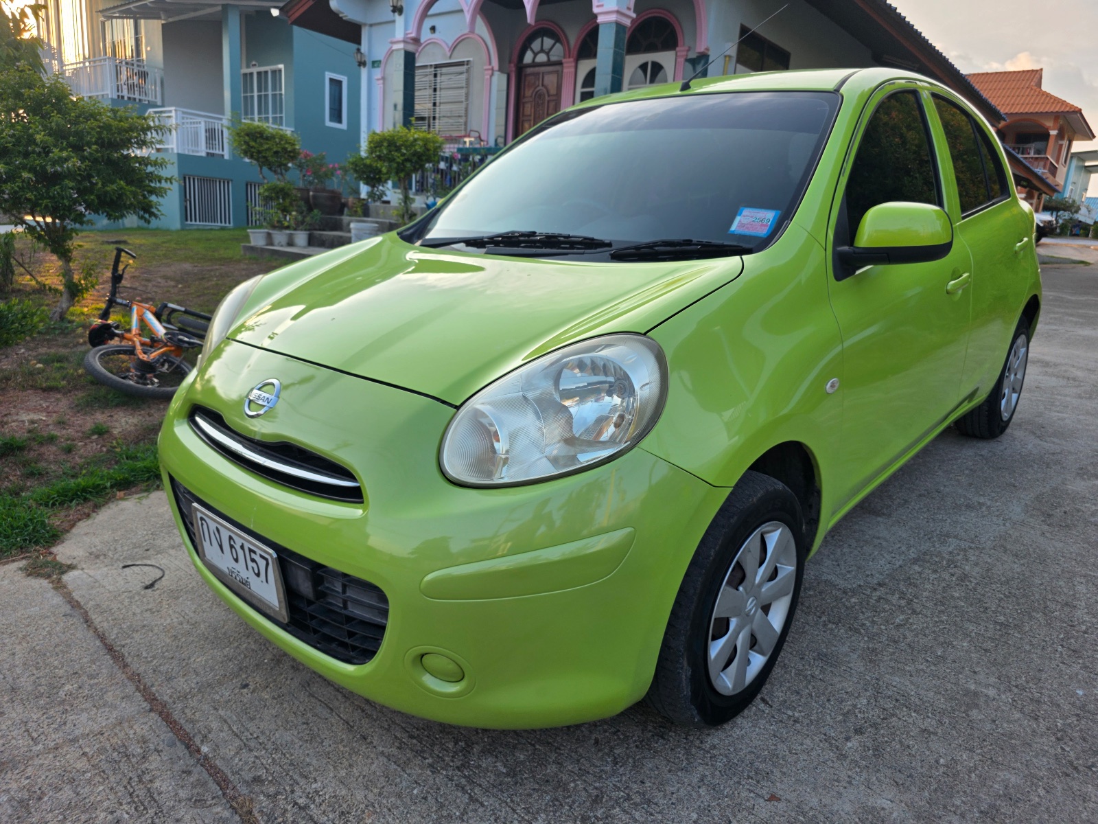 Nissan MARCH 1.2 E CVT Hatch в аренду на Пхукете
