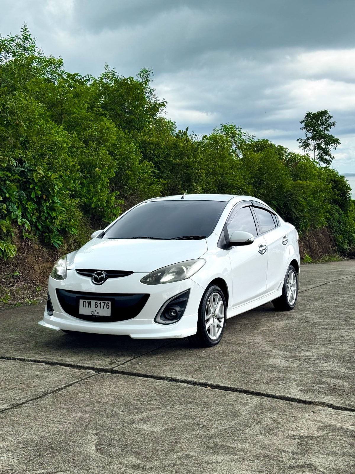 Mazda 2 в аренду на Пхукете