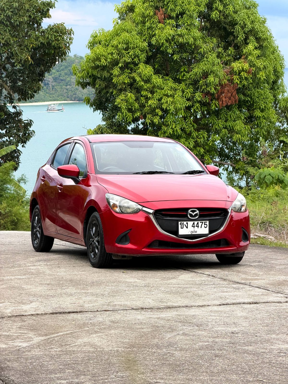 Mazda 2 в аренду на Пхукете