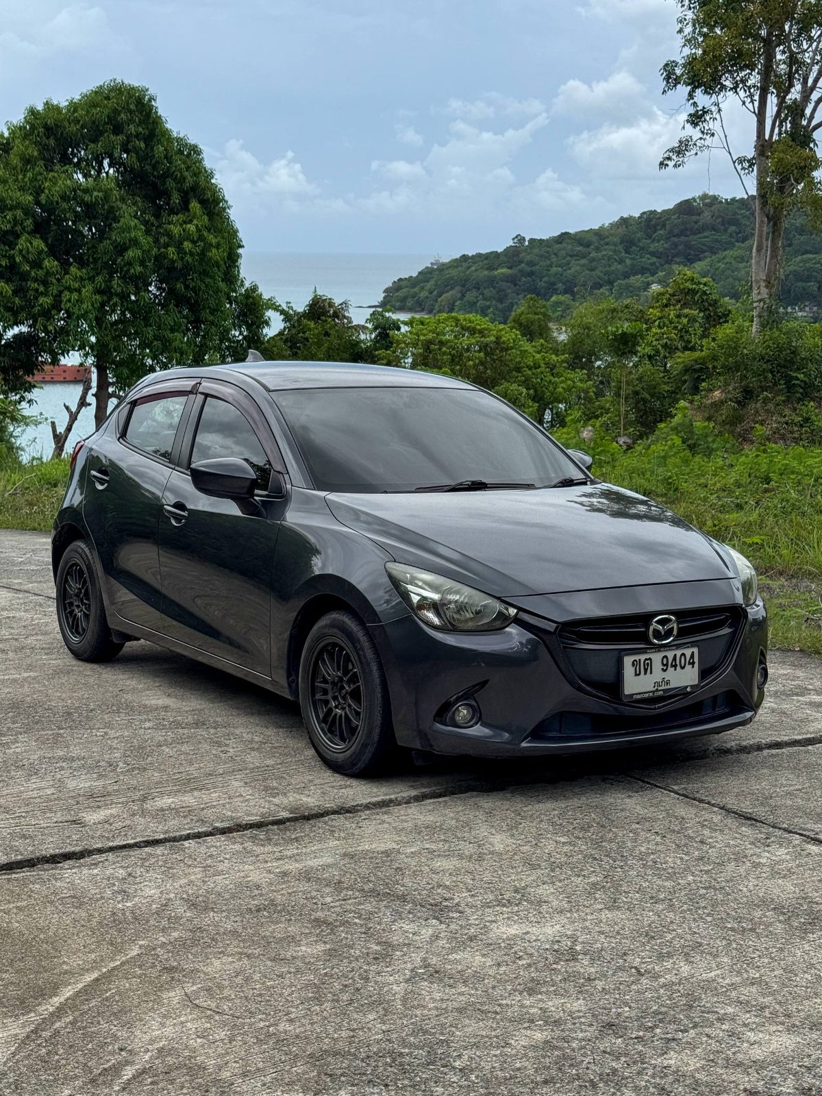 Mazda 2 в аренду на Пхукете